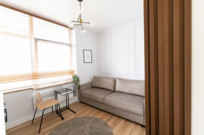 Cozy and Light Studio Apartment Near City Center